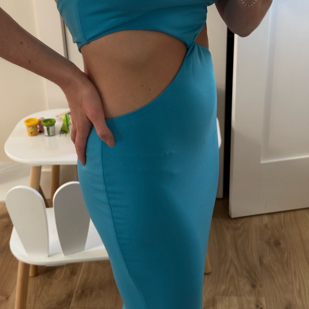Retrofête Turquoise Cutout Halter Maxi Dress - Picture 4 of 6